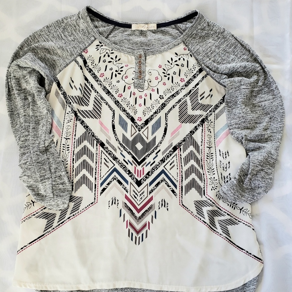 Size L Womens 3 quarter length sleeve shirt